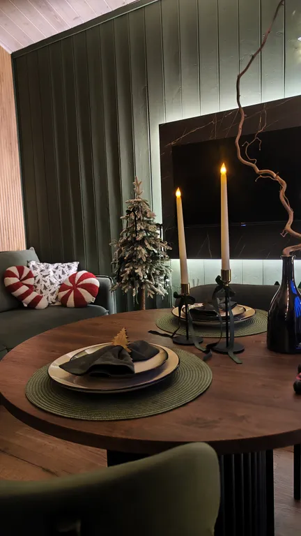 Домик для пар, чаном на дровах и видом на березовый лес в МО.