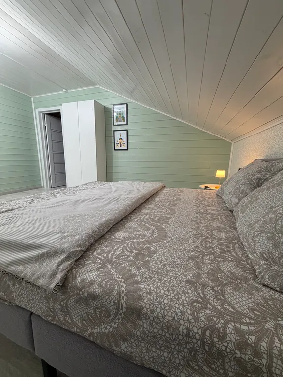 Дом в современном русском стиле рядом с монастырем