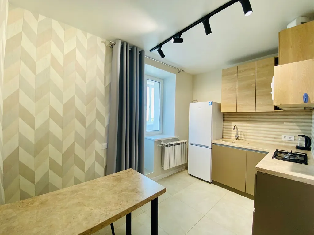 Двухкомнатный апартамент с красивым видом и евроремонтом