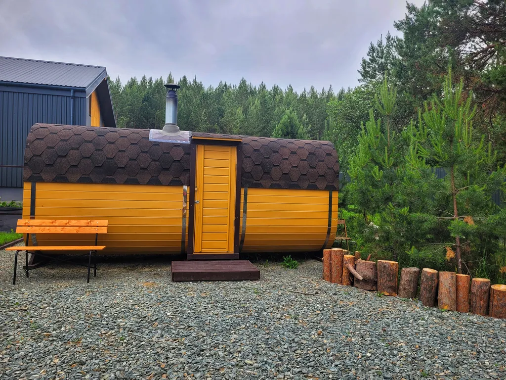 Дом в сосновом лесу