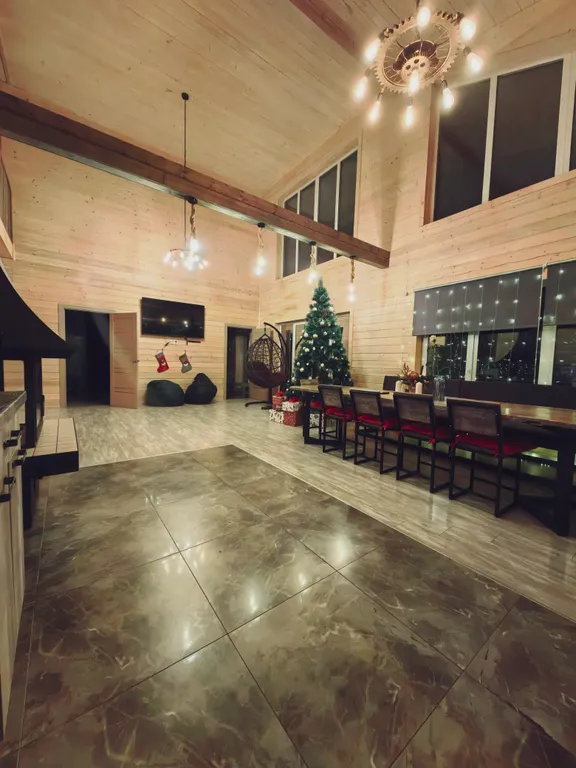 Дом с теплым бассейном