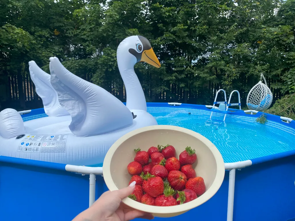 Коттедж Домик с теплым бaссейном и баней — Малые Горки