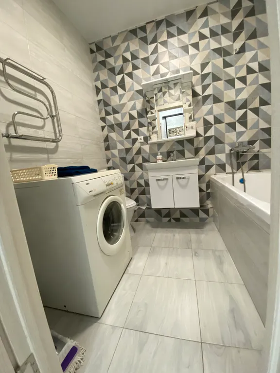 Если нужно на длительный срок бронируйте на сутки обменяемся контактам