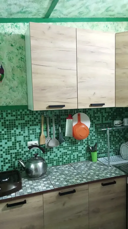 Уютный дом в тихом месте в лесу