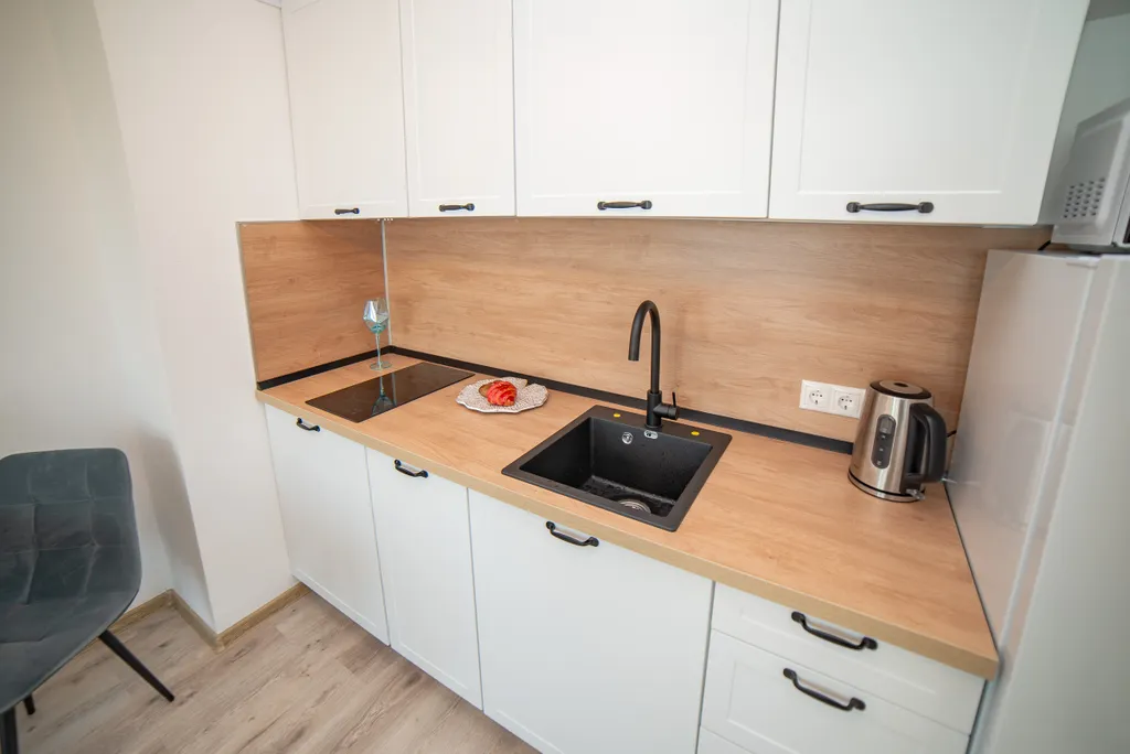 Евро 2К на Академика Ландау 36 для 4 гостей