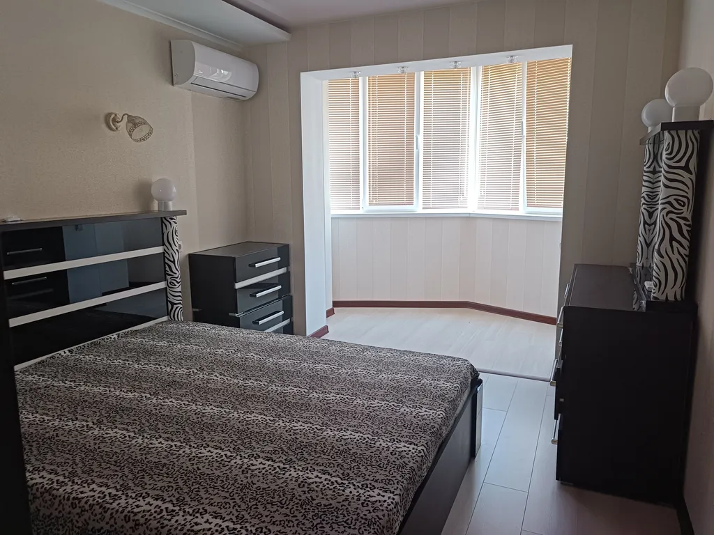 Уютная квартира в спальном районе недалеко от моря, с видом на горы