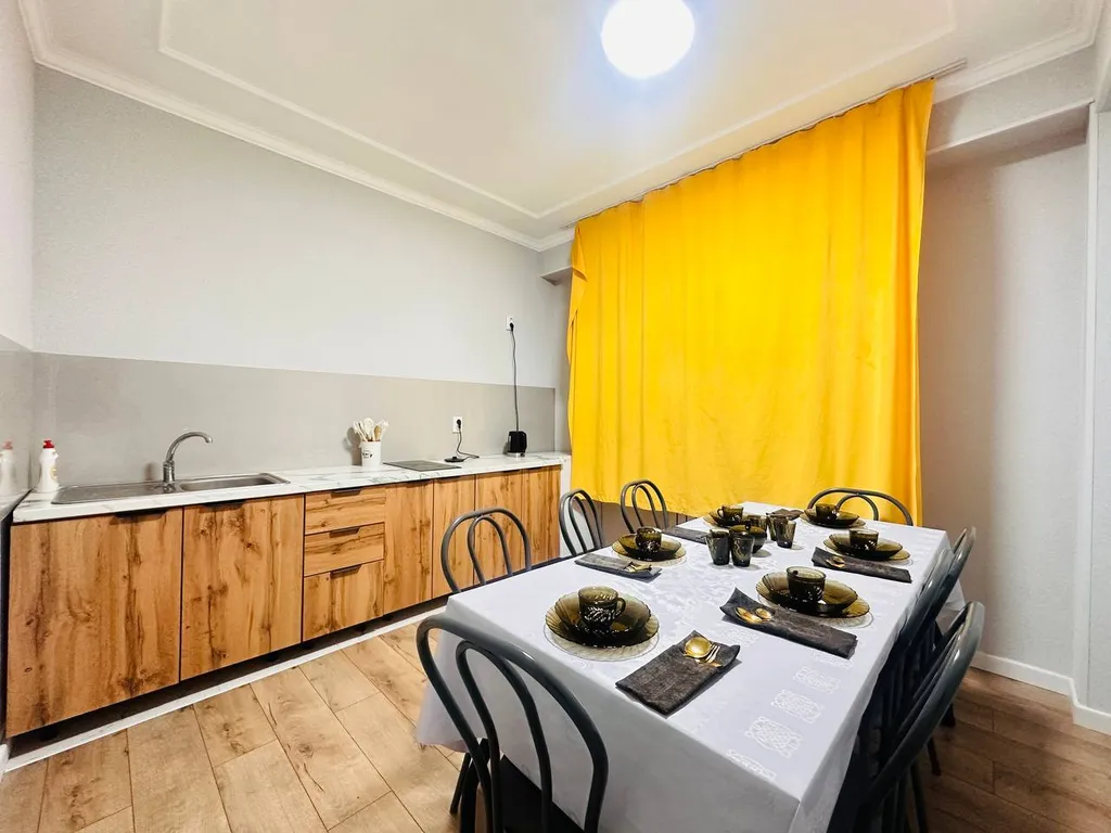 Уют для большой семьи рядом с автовокзалом и озером Сайран