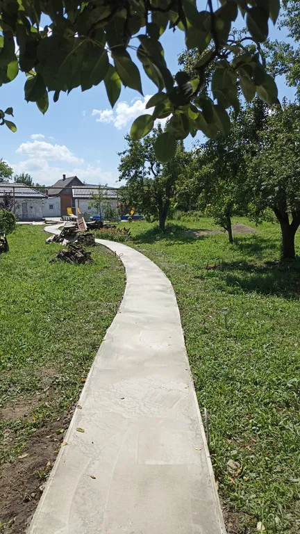 Дом у горной реки