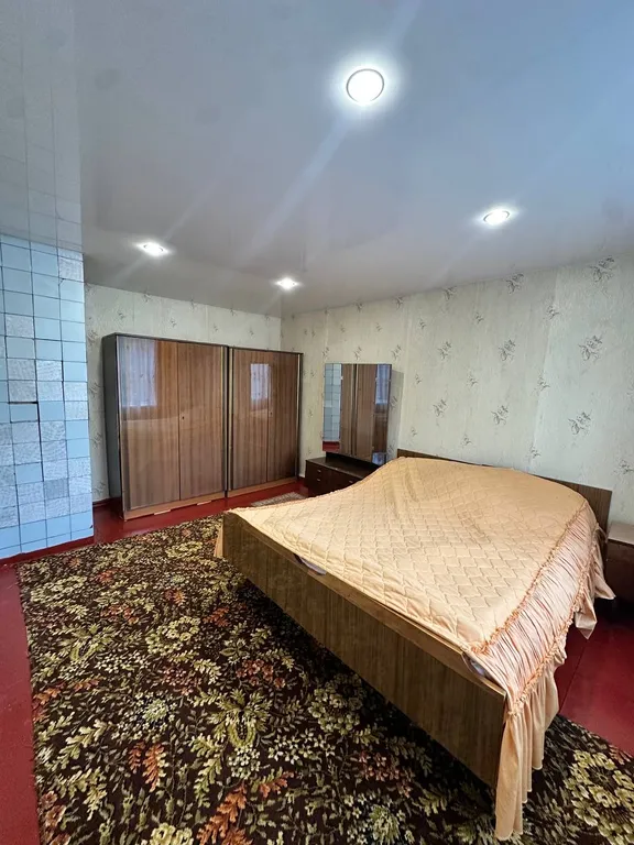 Уютный дом на берегу реки