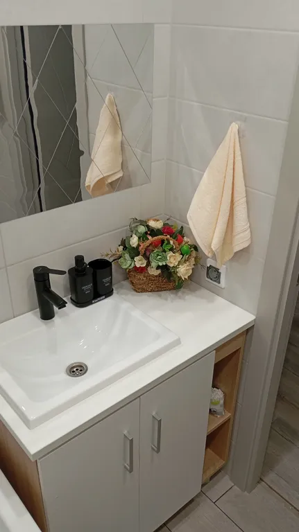 Светлая евро квартира в новом доме с детской площадкой