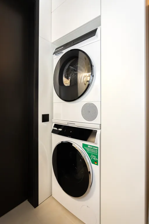 Квартира на первой береговой линии с видом на море в стиле лофт