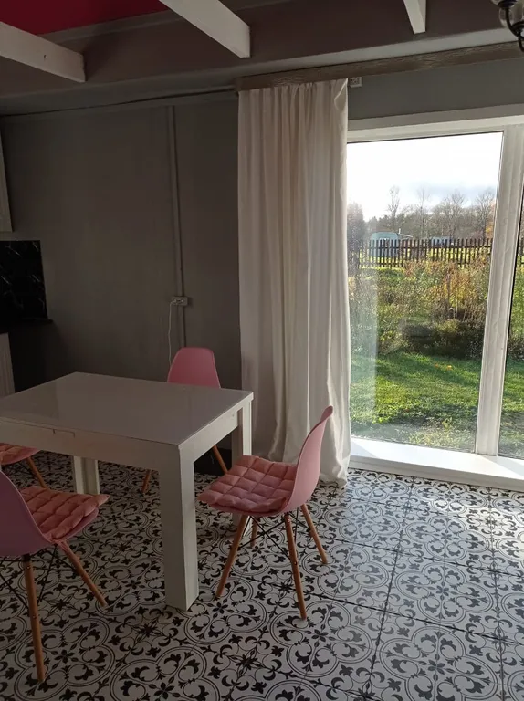 Домик в поселке Беседа