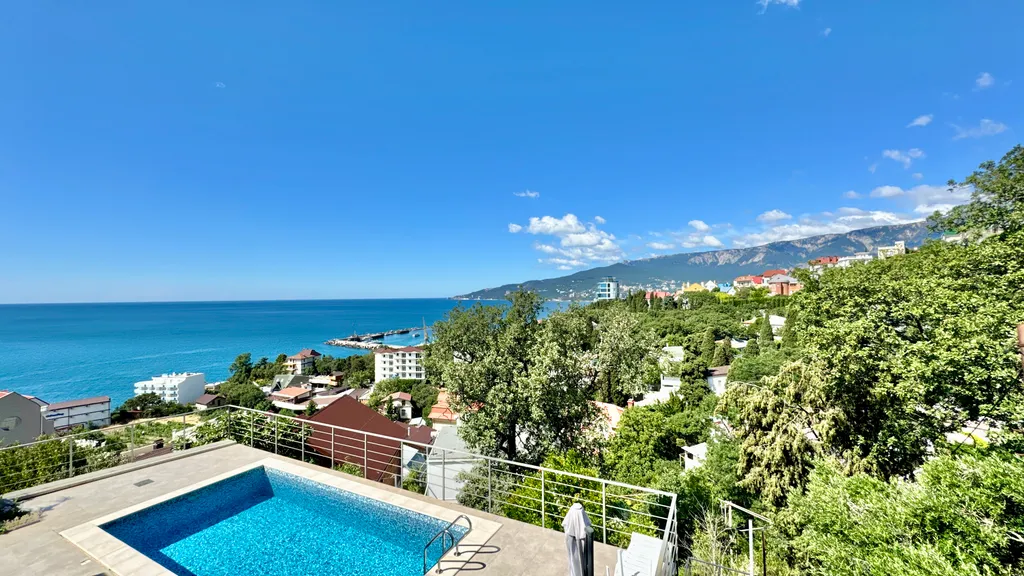 Часть дома с бассейном недалеко от моря Отрадное Ялта