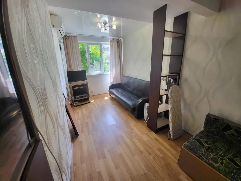 2-комнатная квартира, есть все необходимое для проживания