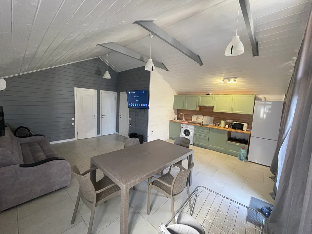 Домик возле моря