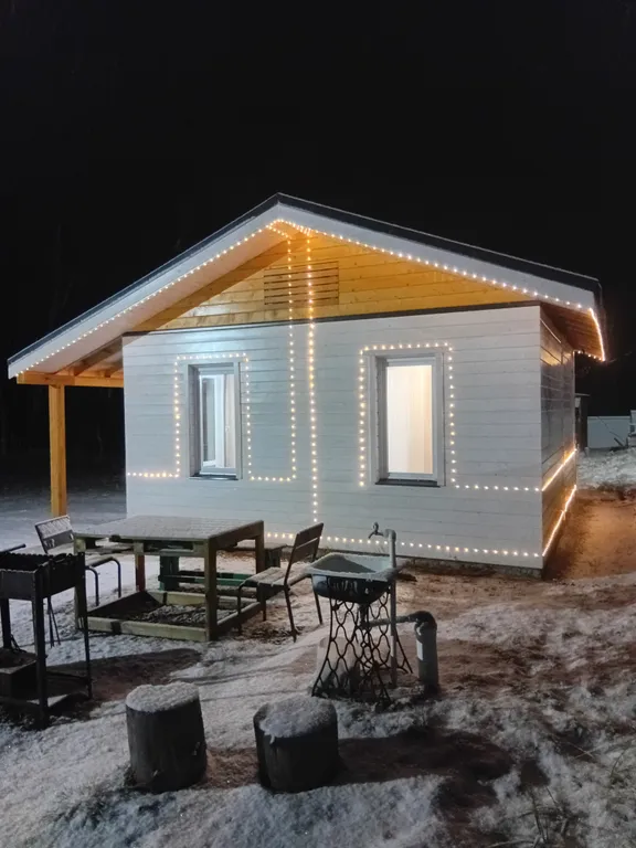 Уютный дом на берегу озера Камбулат