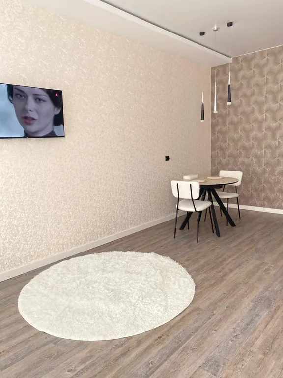 Современная квартира с кондиционером, с красивым видом на горы