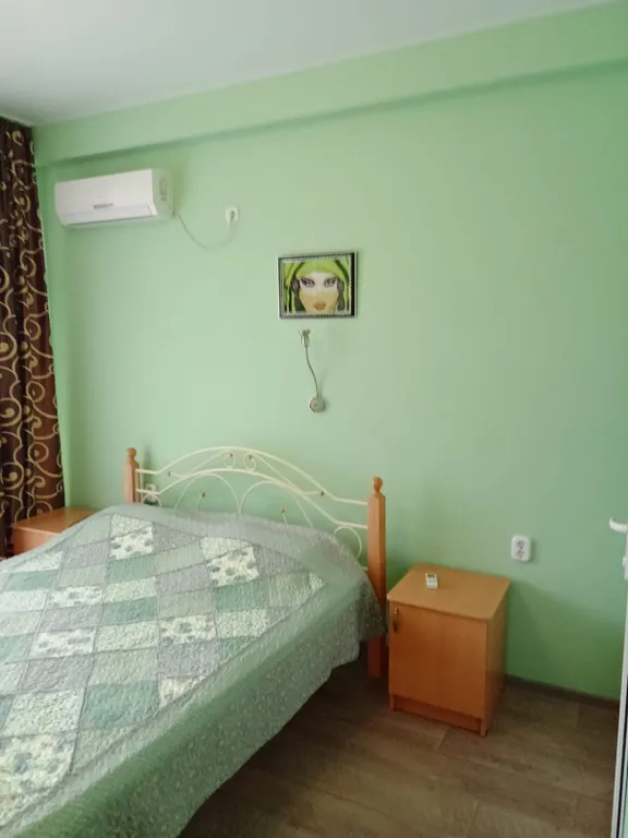 Квартира Чистый, новый, уютный номер с панорамным окном и балконом — аренда посуточно в Вардане