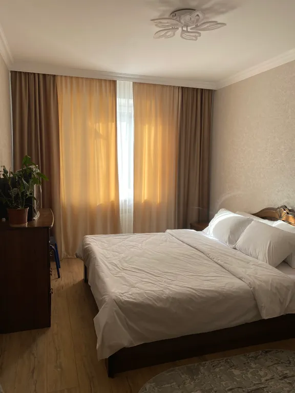 Трехкомнатная квартира в центре Небуга