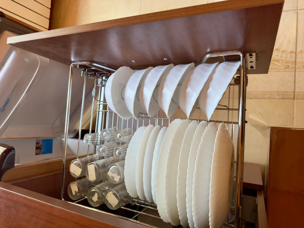 Домик у моря, в единственном лиановом лесу в России