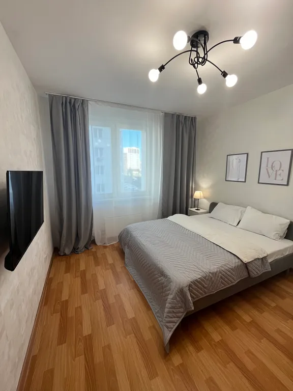 Квартира Просторная двушка в пешей доступности ТЦ Планета с раздельными комнатами — Красноярск