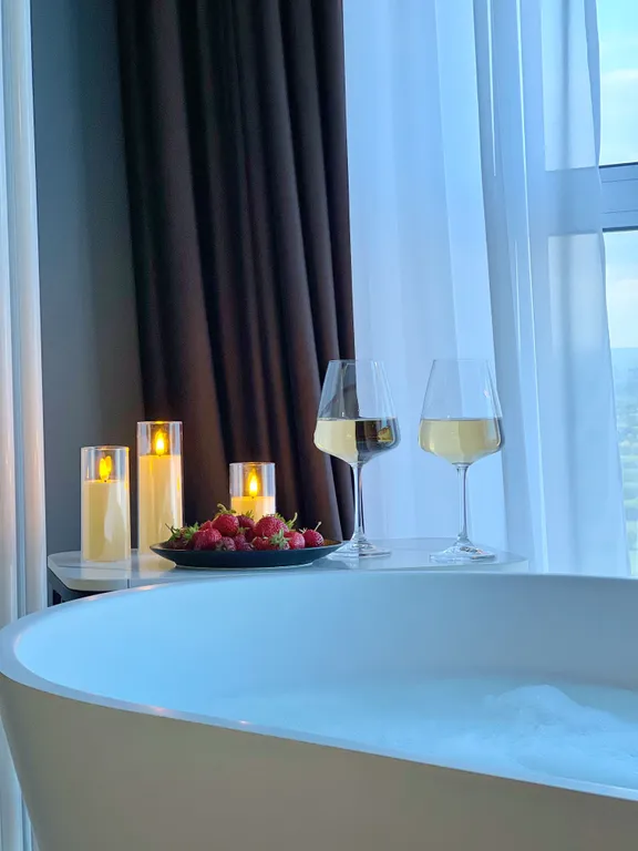 Роскошная квартира с королевской ванной возле ТЦ Круиз