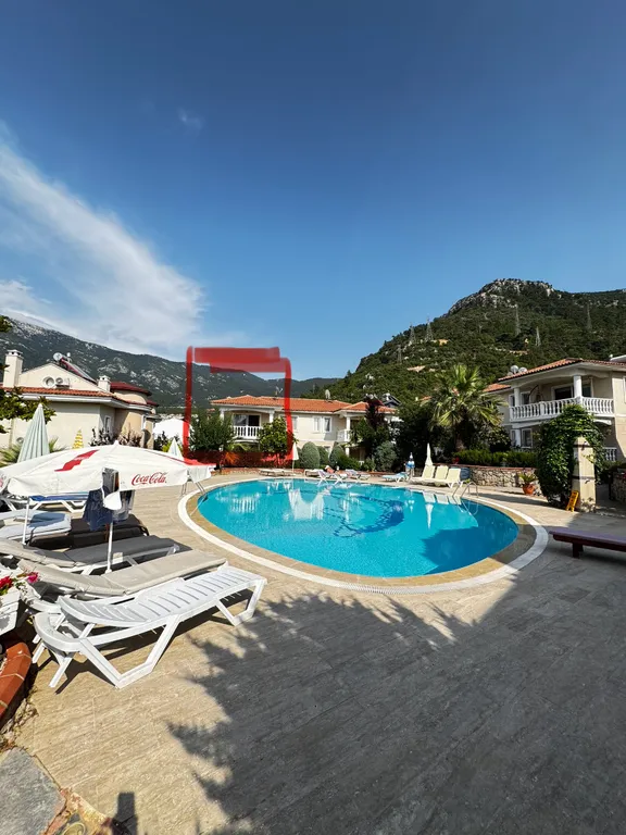 Уютная квартира с видом на бассейн в Оваджике у моря