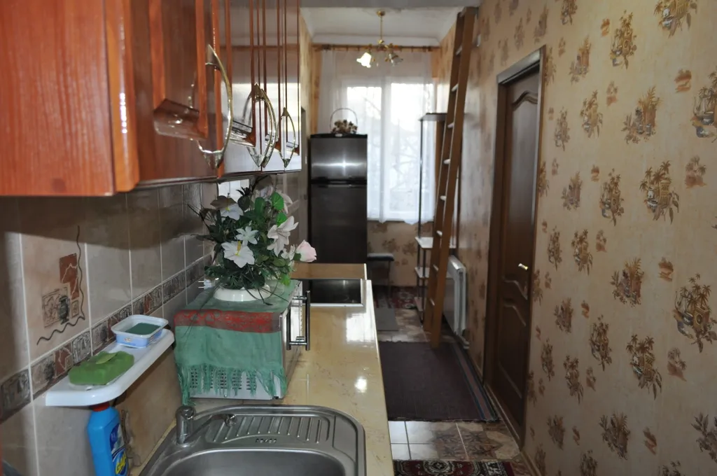 Дома, коттеджи-целиком-1/2 трёх комнатный семейный-7-8чел