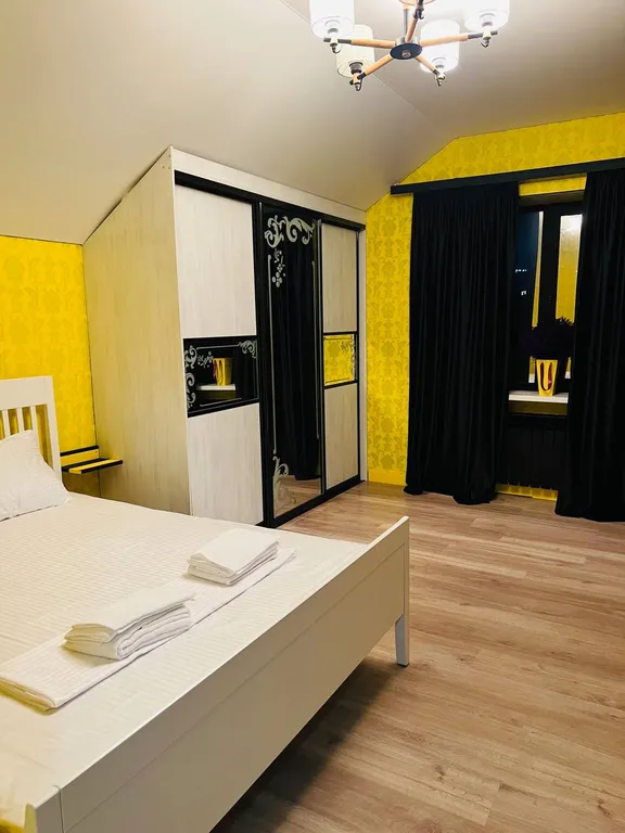 Дом с бассейном