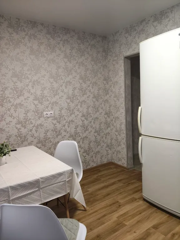 Просторная теплая квартира у Бульвара Нефтепереработчиков