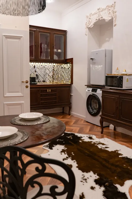 Двухкомнатная квартира в центре города.