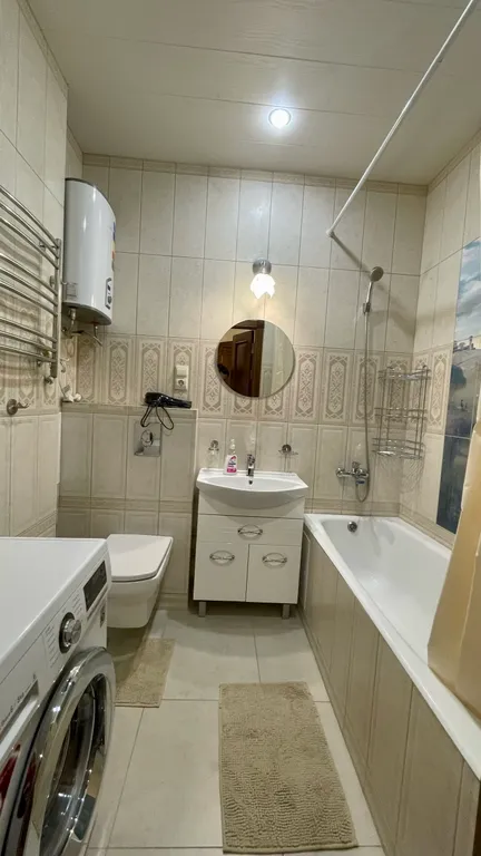 Квартира Уютная квартира в самом центре города, с видом на парк вокруг света — Омск