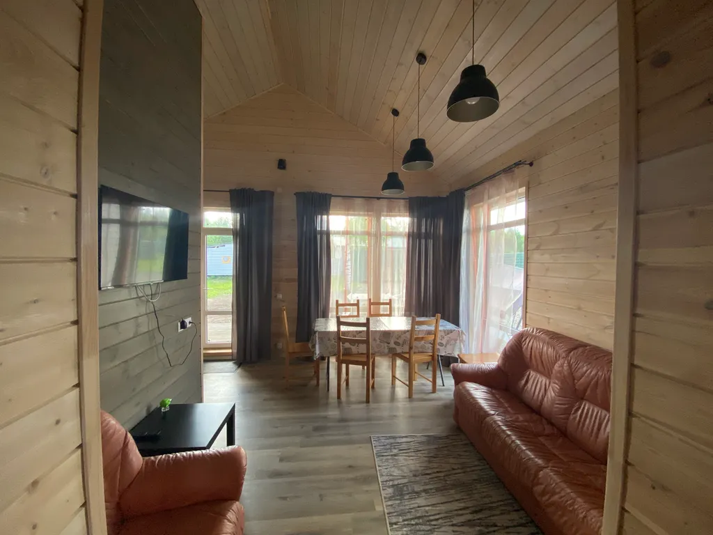 Дом с купелью на берегу Онежского озера