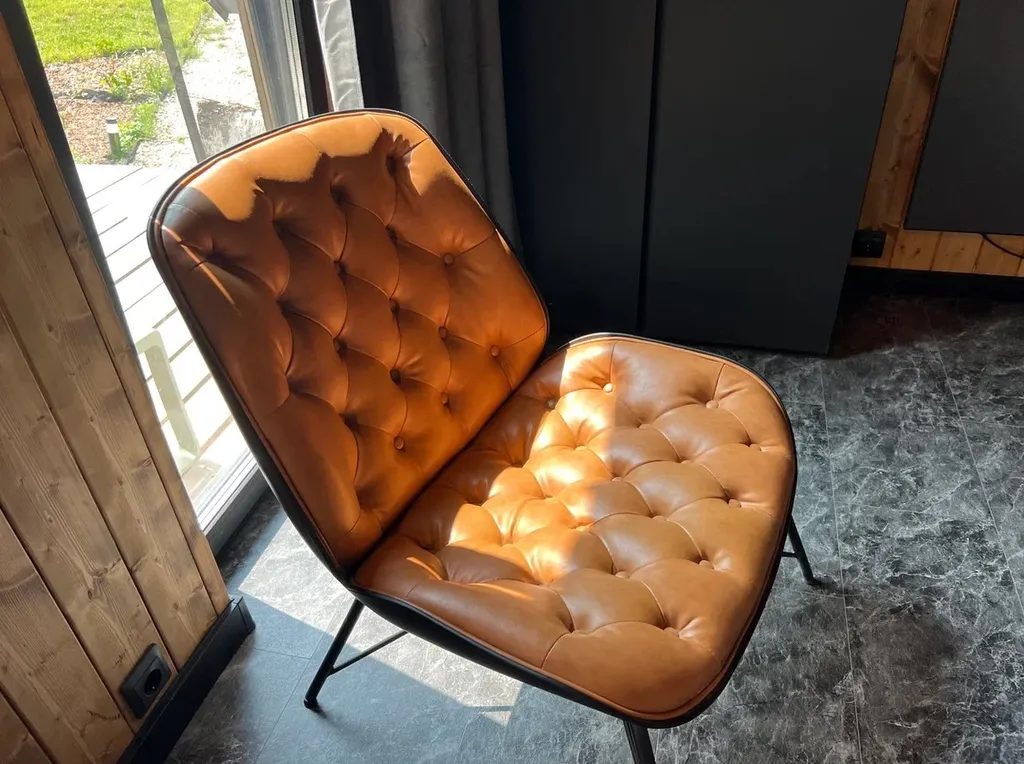 Домик в лесу с террасой и панорамными окнами для 2-4 гостей