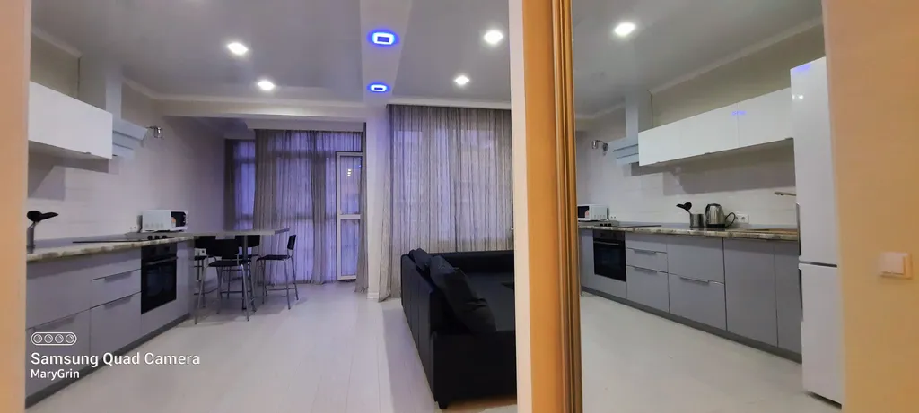 Квартира Стильная новая квартира в центре с балконом и  видом на море — Геленджик