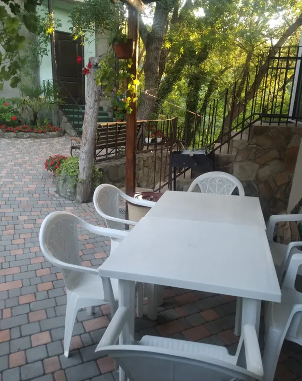 Второй этаж дома с балконом в Профессорском уголке