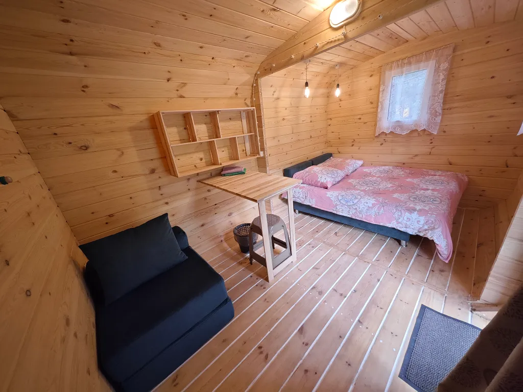 Мини-домик Бочка с собственной беседкой