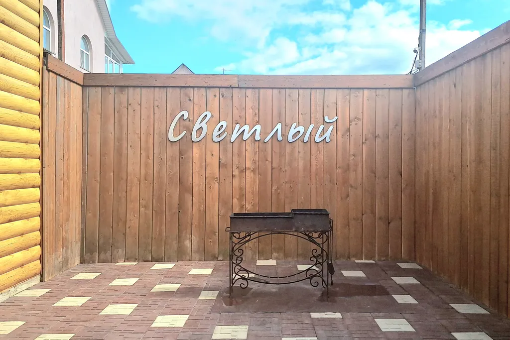 Дом для отдыха с сауной, бассейном, бильярдом