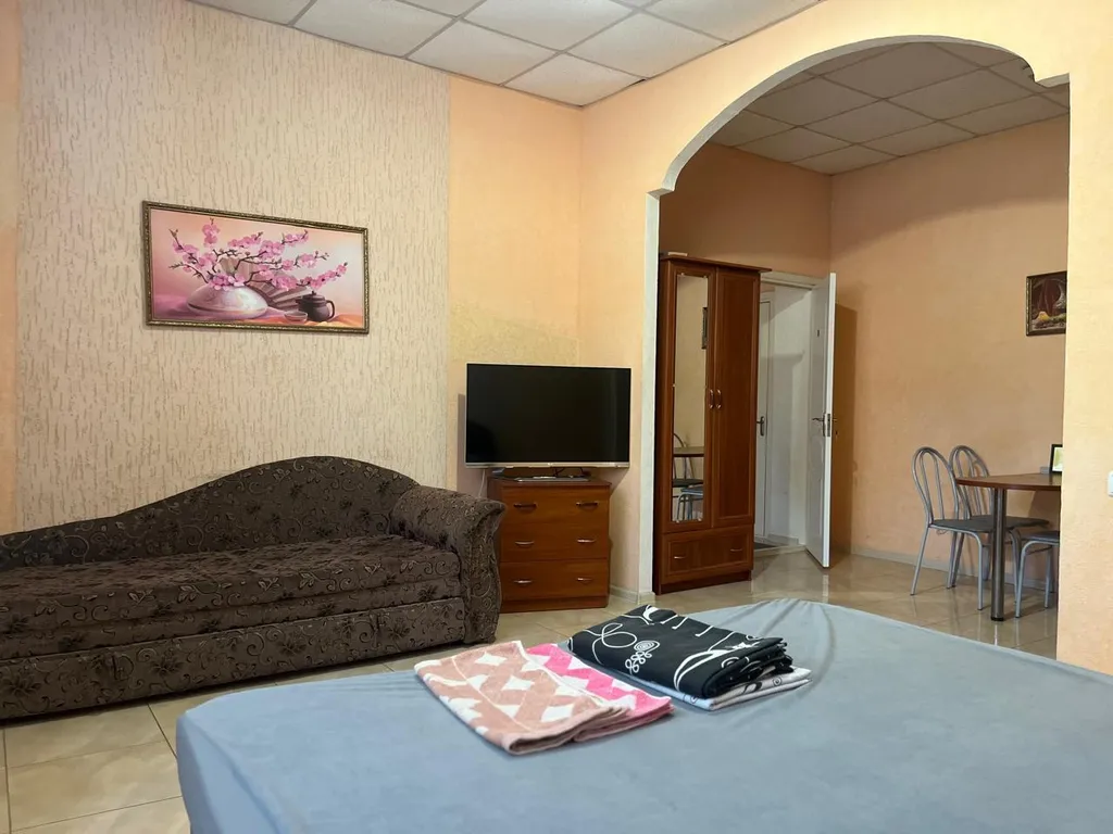 Квартира-студия в центре города — аренда посуточно в Евпатория