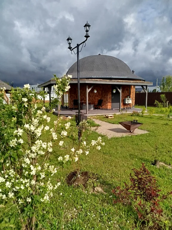 Купольный домик для семьи с чаном