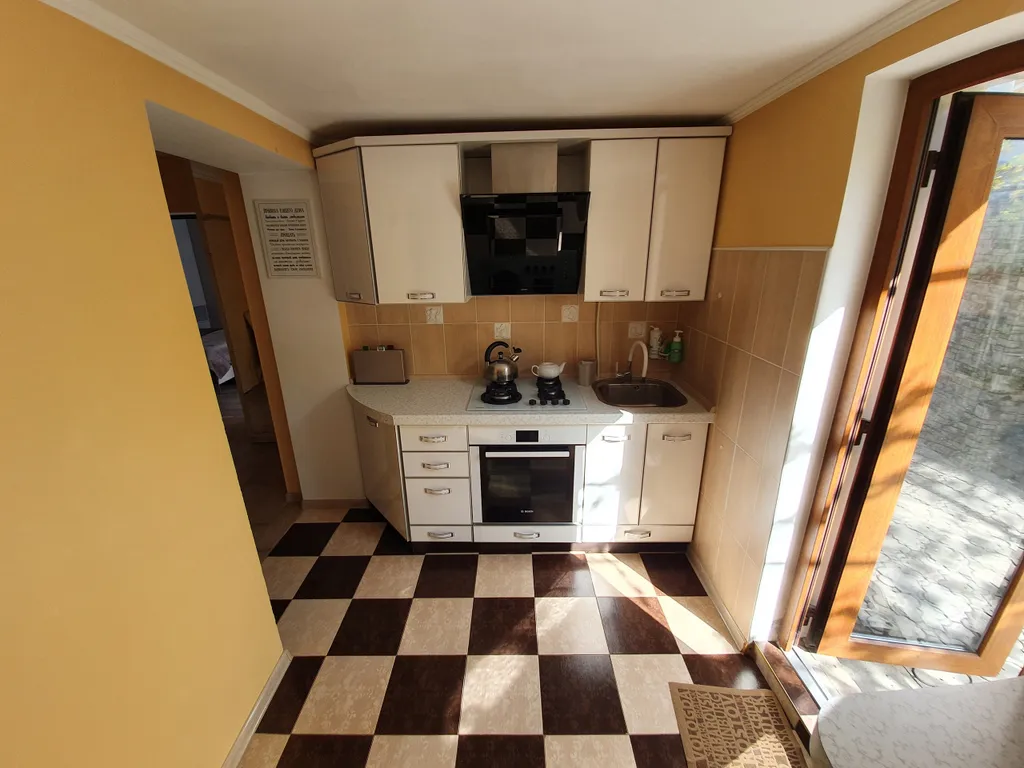 Дом со своим большим двором