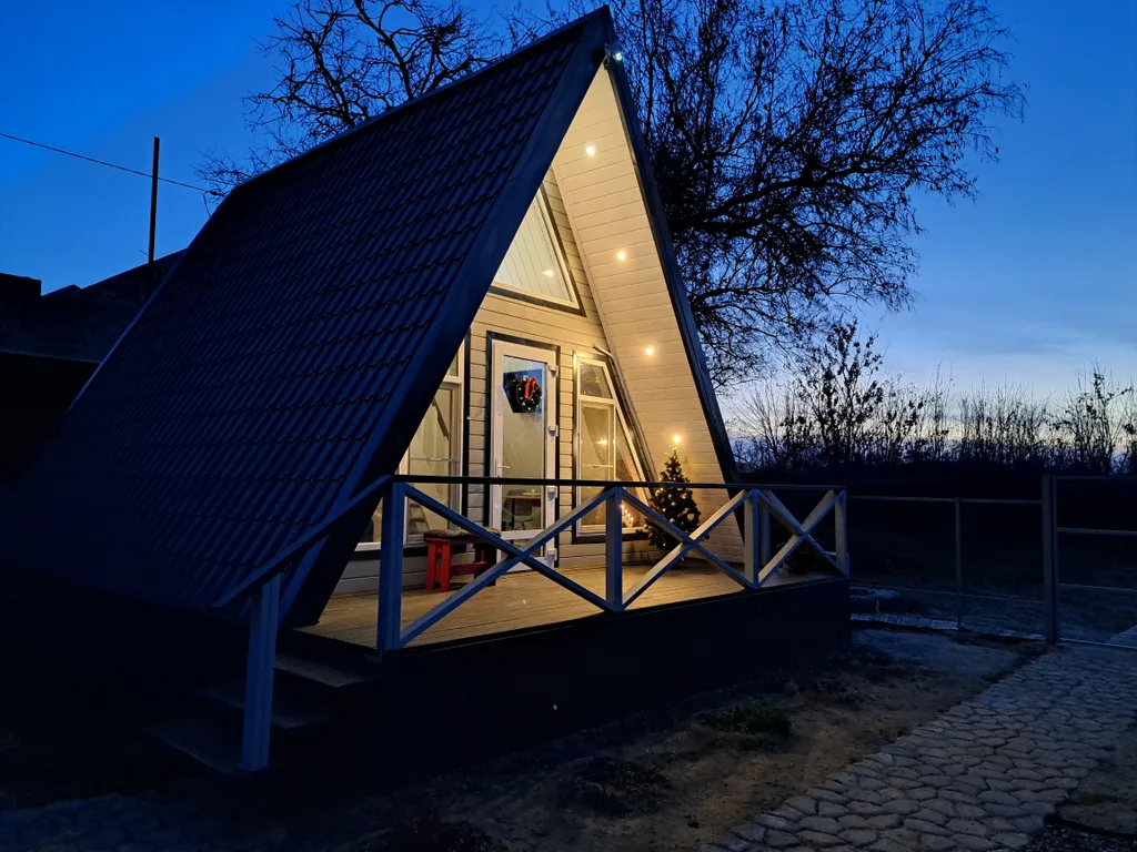 Домик у реки