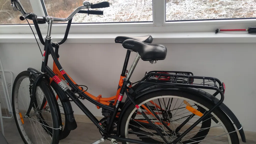 Однокомнатная квартира с велосипедами, 1 линия