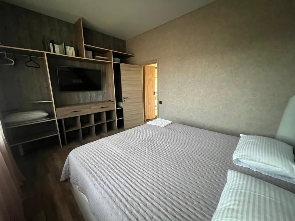 Трехкомнатные апартаменты с бассейном