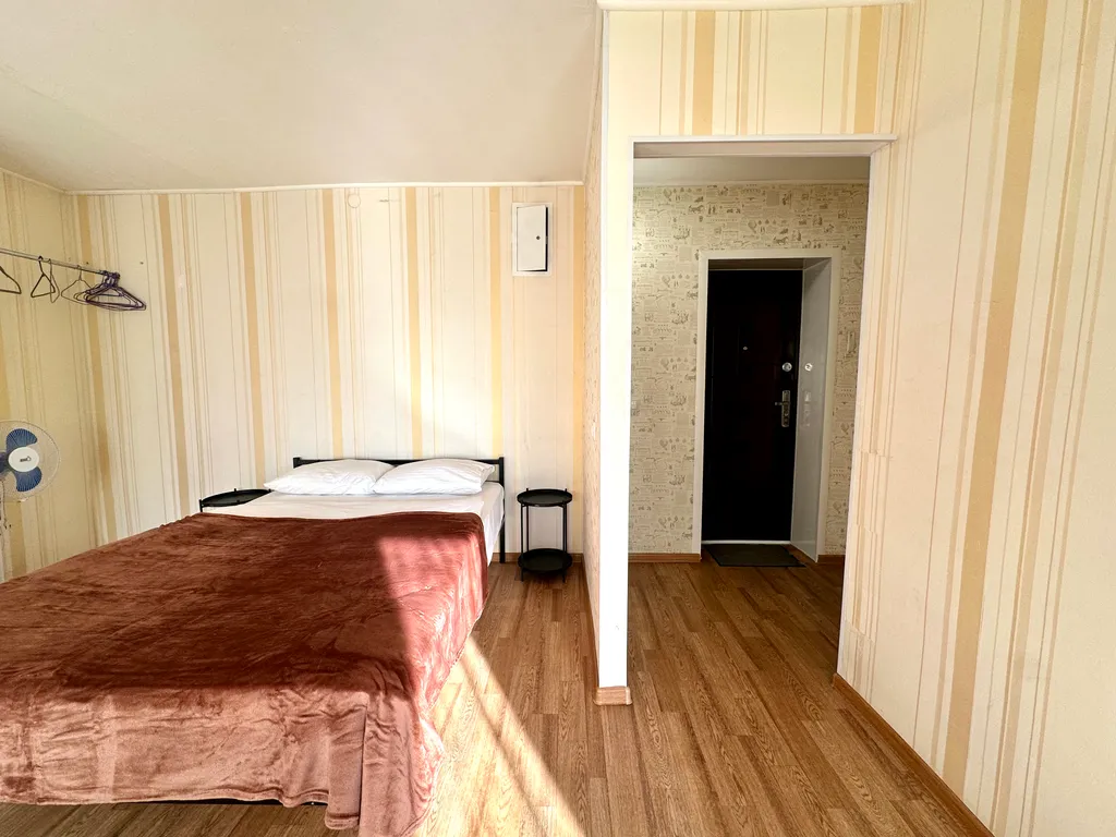 Калина Юрга у кинотеатра Эра