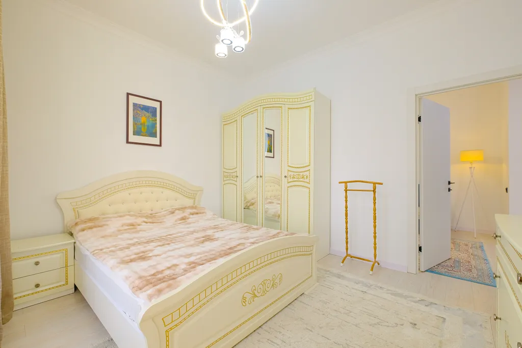 Уютная и чистая 2-комнатная квартира в центре с видом на горы