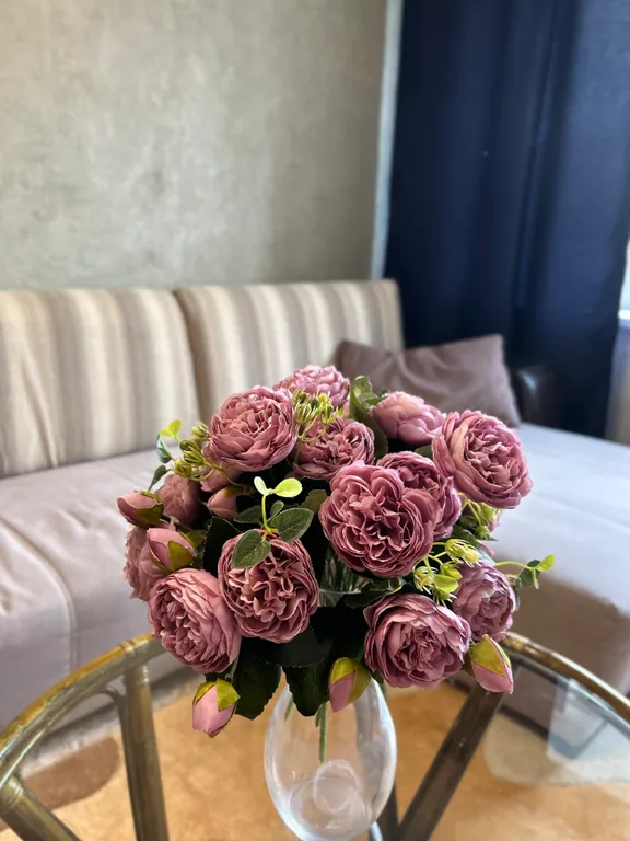 Уютная двухкомнатная квартира в тихом районе с дизайнерским ремонтом