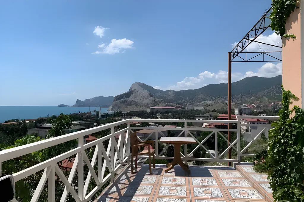 Евростиль эконом на 2-3 человека с удобствами и выходом на минитеррасу