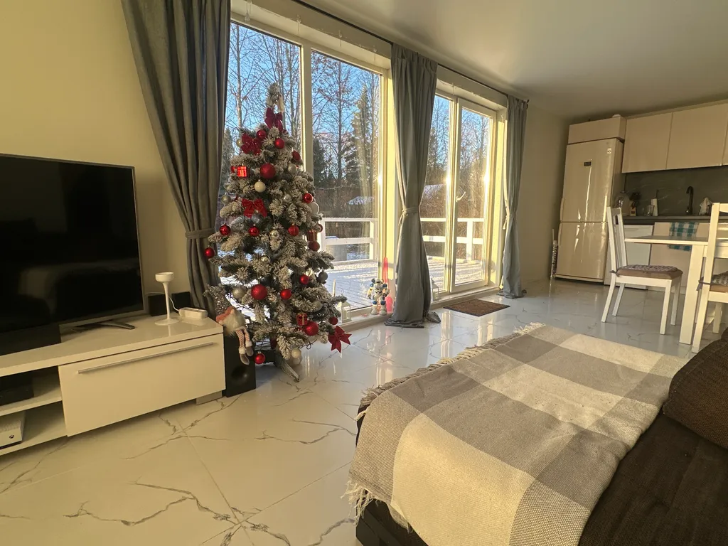 Домик около побережья финского залива