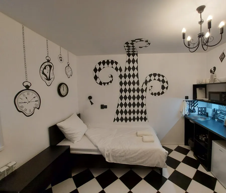 Студия Чеширский Кот в тихом районе с бесконтактным заселением